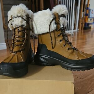 Ugg Yose Fluff Winter Boots